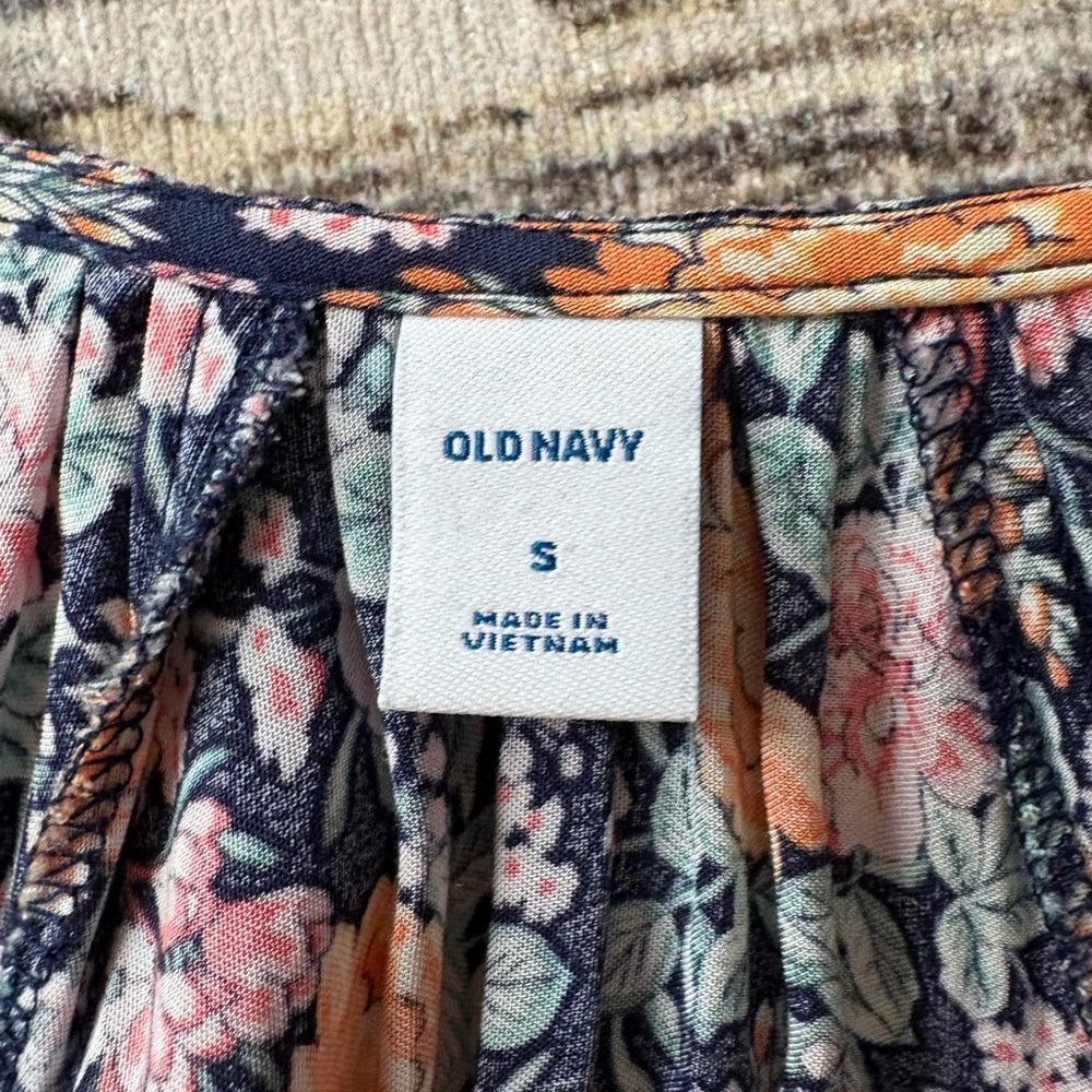 Old Navy Multicolor Floral Wrap Midi Dress - Picture 6 of 7